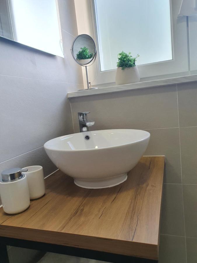 Apartman Leona 4*, Kantrida Rijeka Luaran gambar